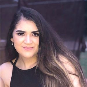 Meet your Posher, Daniela